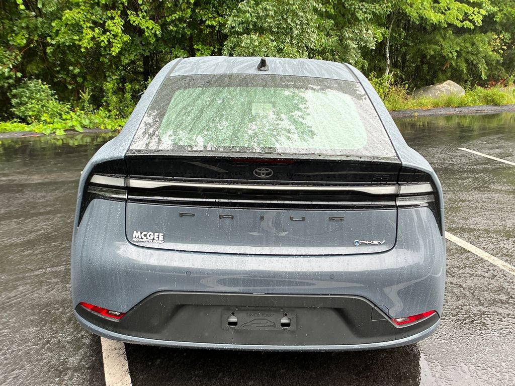 New 2026 Toyota Prius Plug-In Hybrid FWD image 4