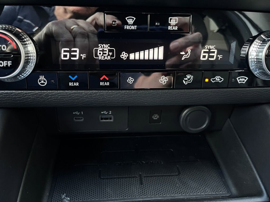 New 2025 Mitsubishi Outlander SEL Black Edition image 18