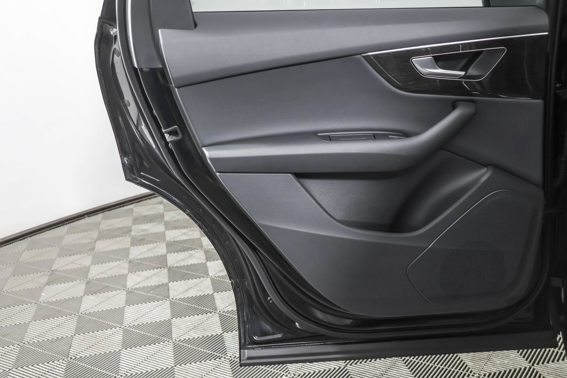 Used 2025 Audi Q7 2.0T Premium image 40