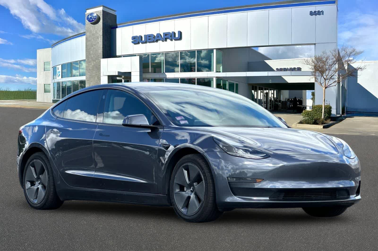 Used 2022 Tesla Model 3 Long Range AWD/4WD image 5