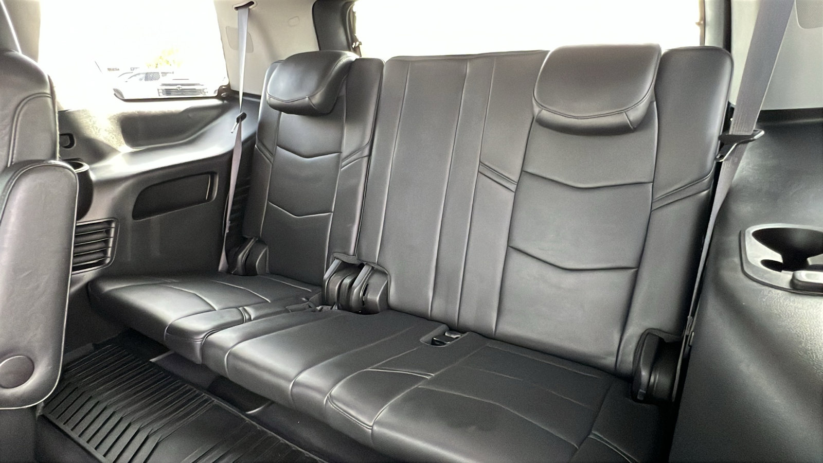 Used 2017 Cadillac Escalade Premium Luxury image 16