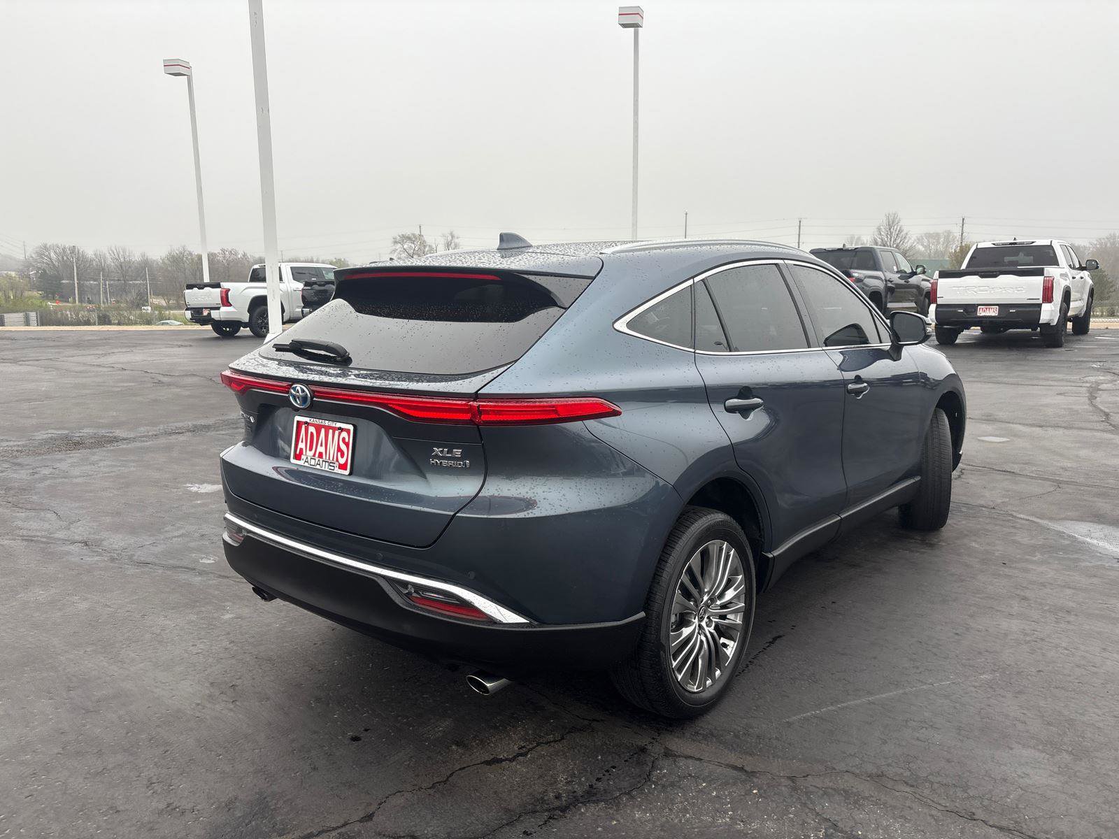 Used 2022 Toyota Venza XLE AWD/4WD image 8