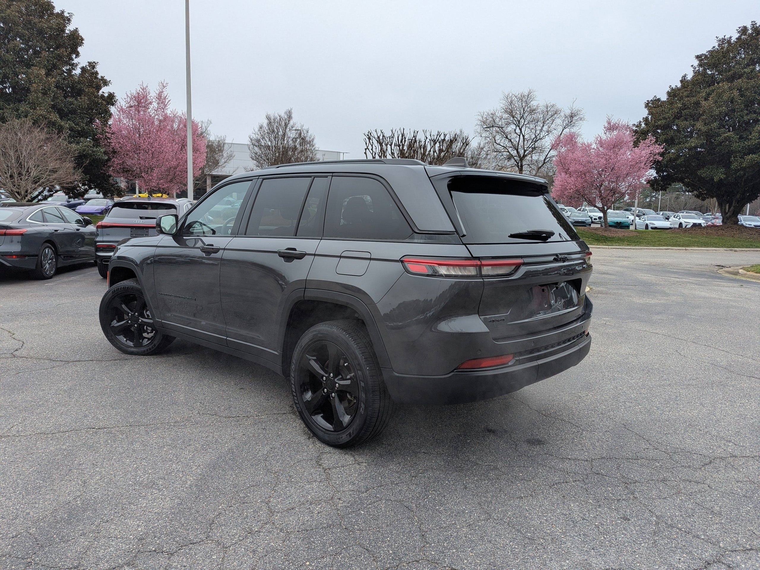 Certified 2023 Jeep Grand Cherokee Altitude image 7