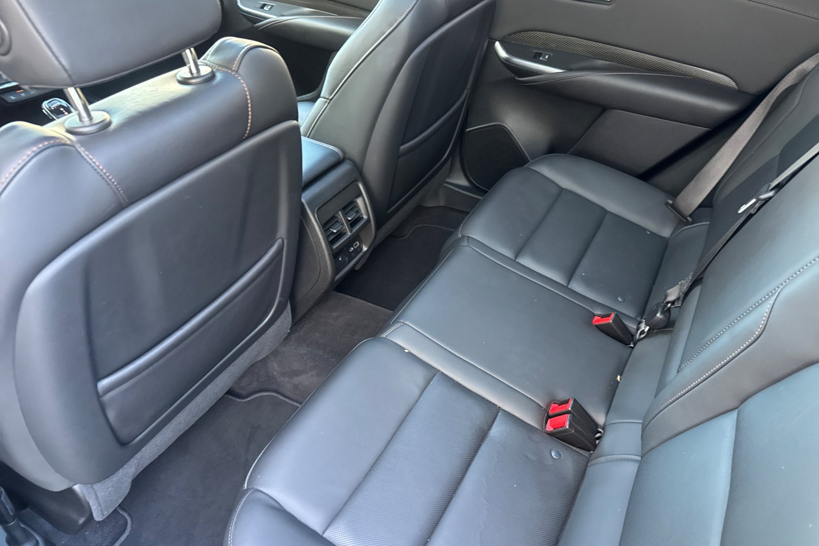 Used 2022 Cadillac XT4 Sport AWD/4WD image 14