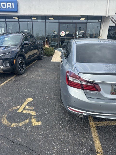 Used 2017 Honda Accord Touring image 11