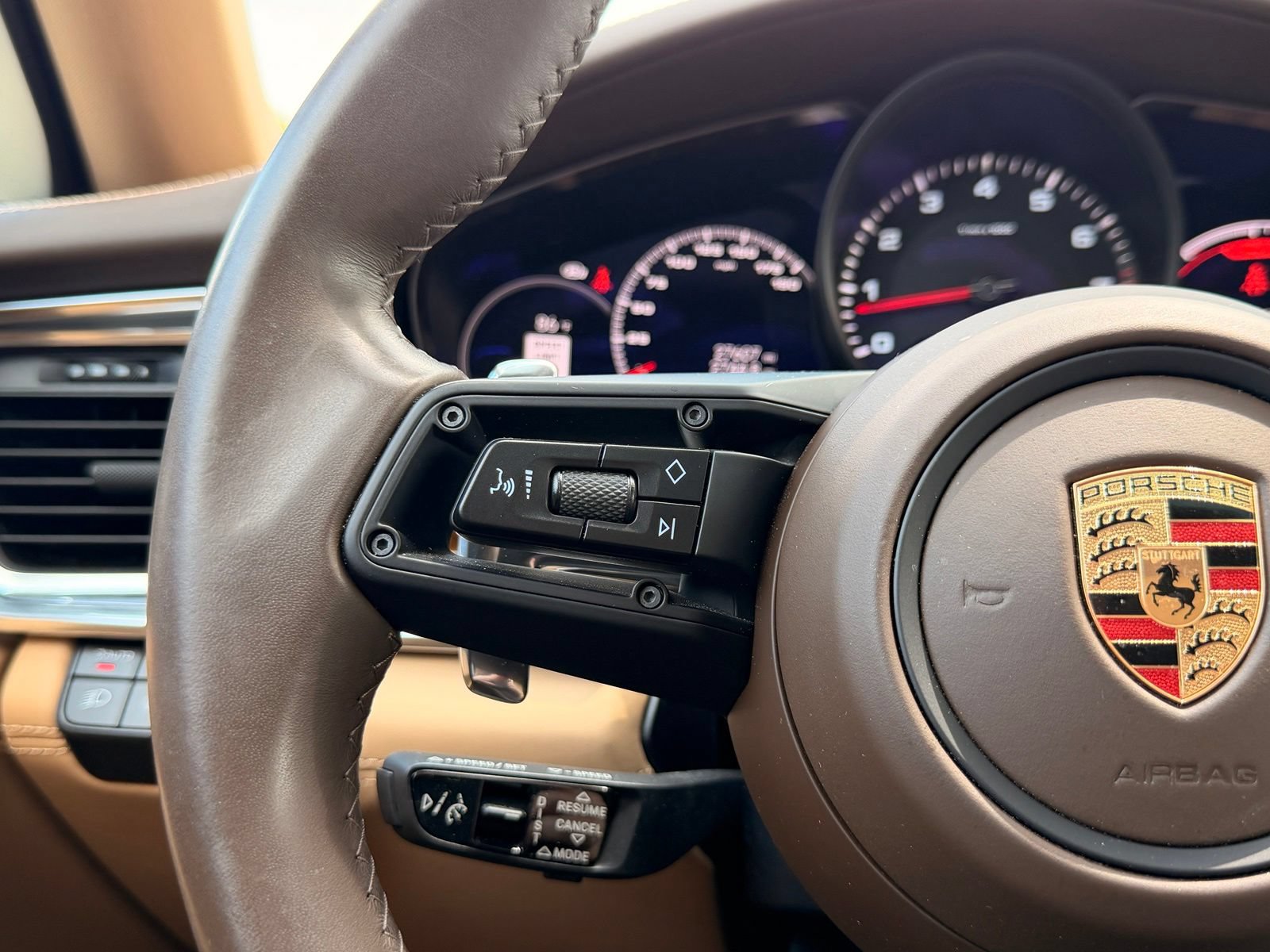 Used 2023 Porsche Panamera 4 Platinum Edition AWD/4WD image 24