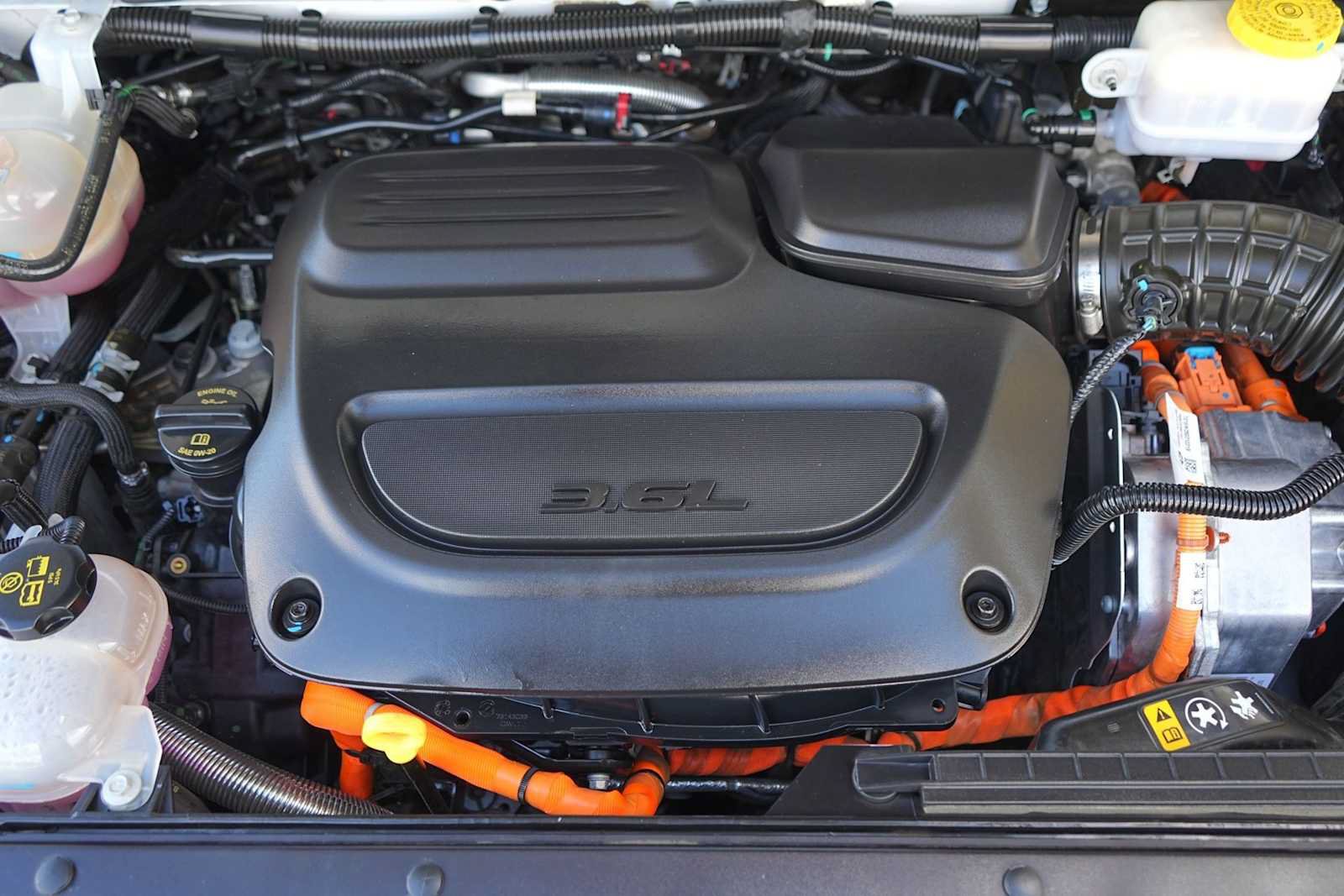 Used 2024 Chrysler Pacifica Limited FWD image 9