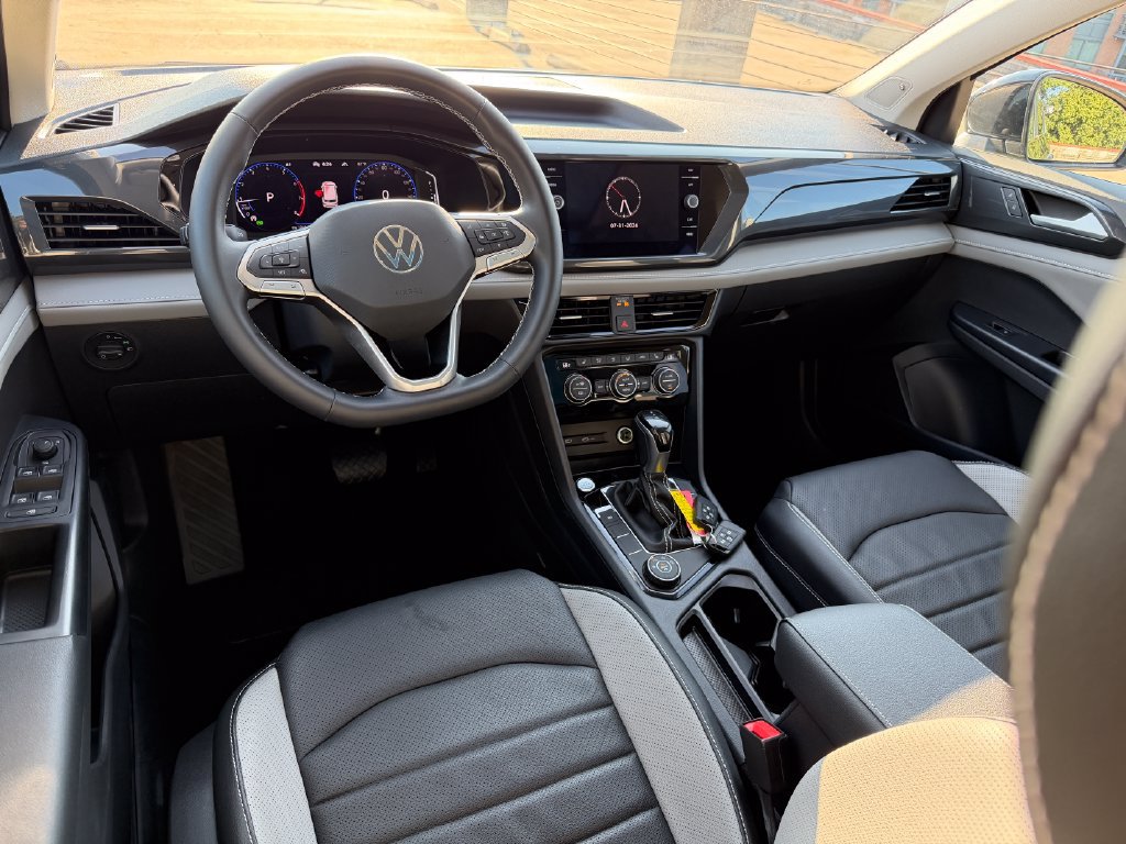Certified 2023 Volkswagen Taos SEL AWD/4WD image 14