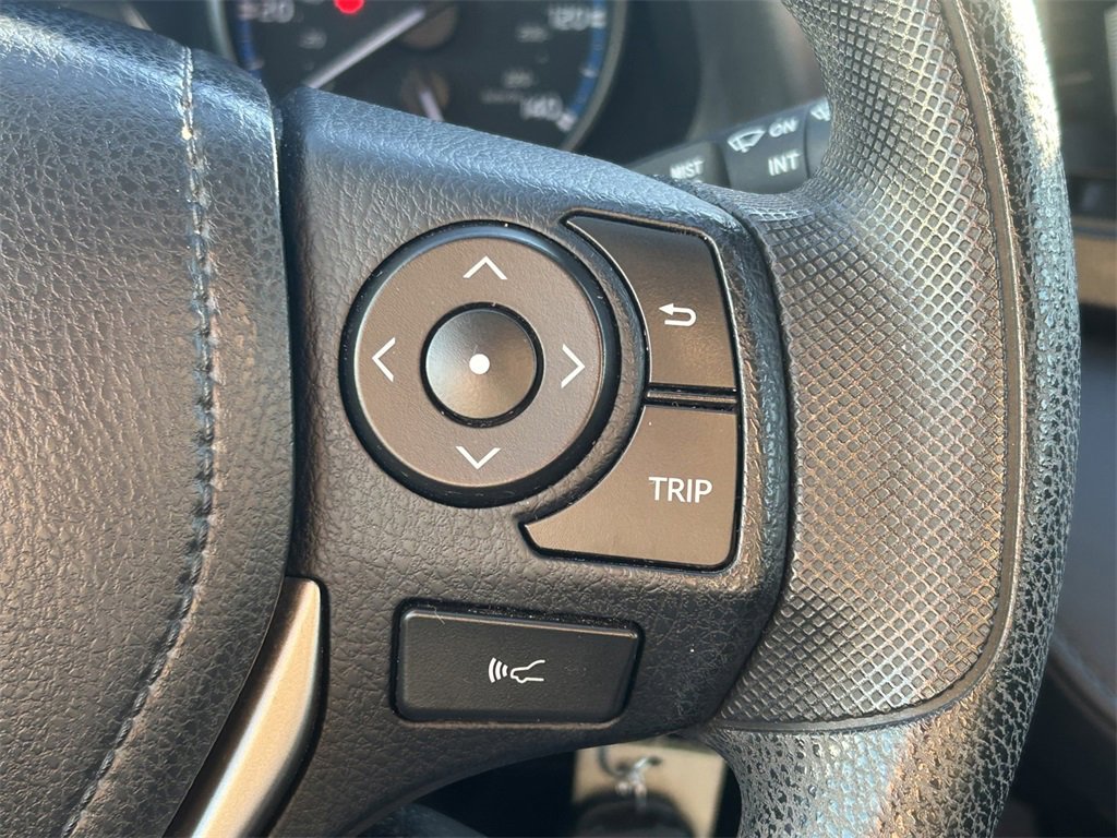 Used 2018 Toyota RAV4 LE image 34