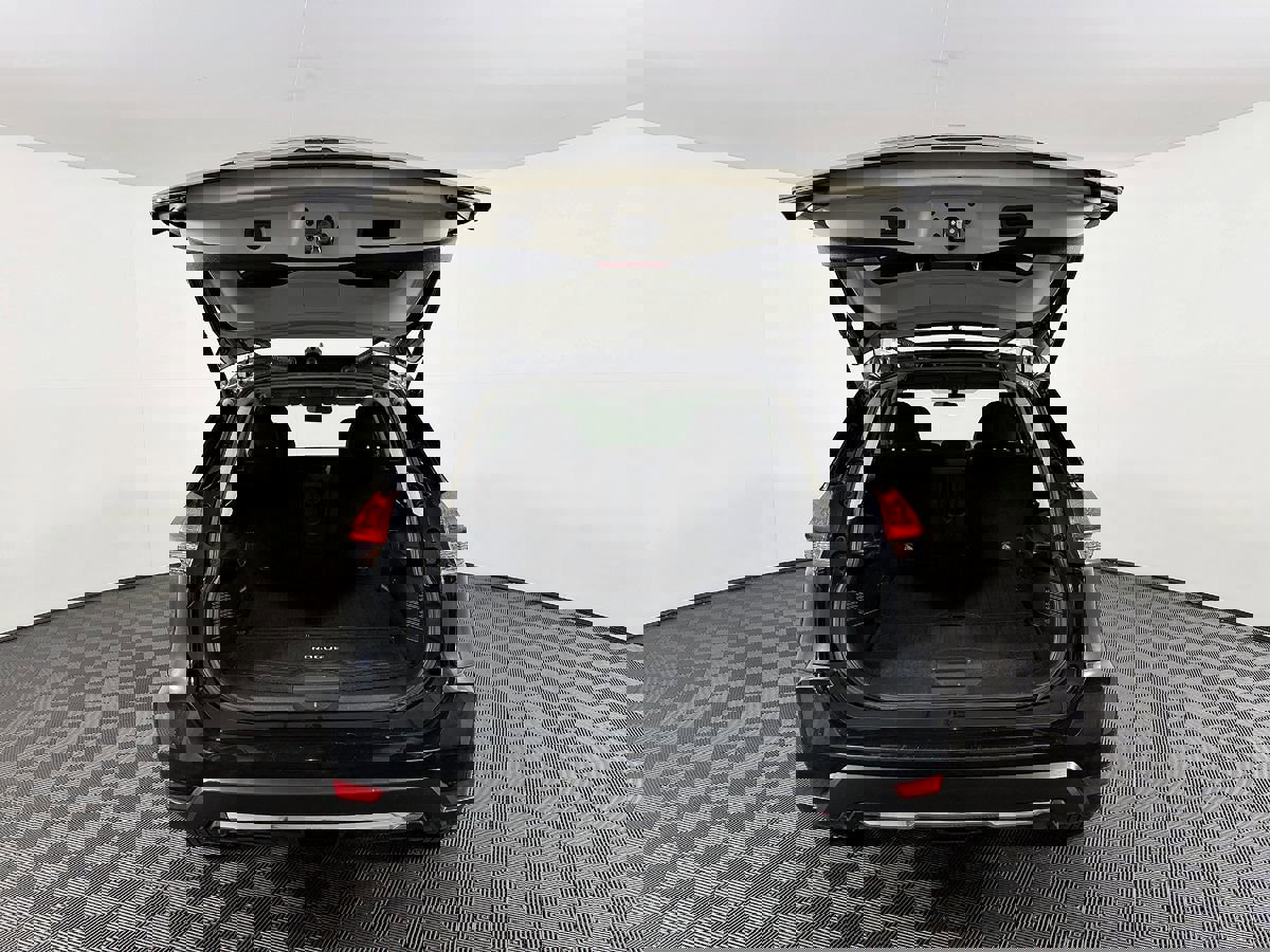 Used 2018 Nissan Rogue SV image 13