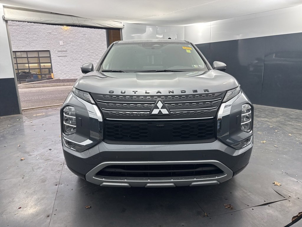 Used 2024 Mitsubishi Outlander SE image 8