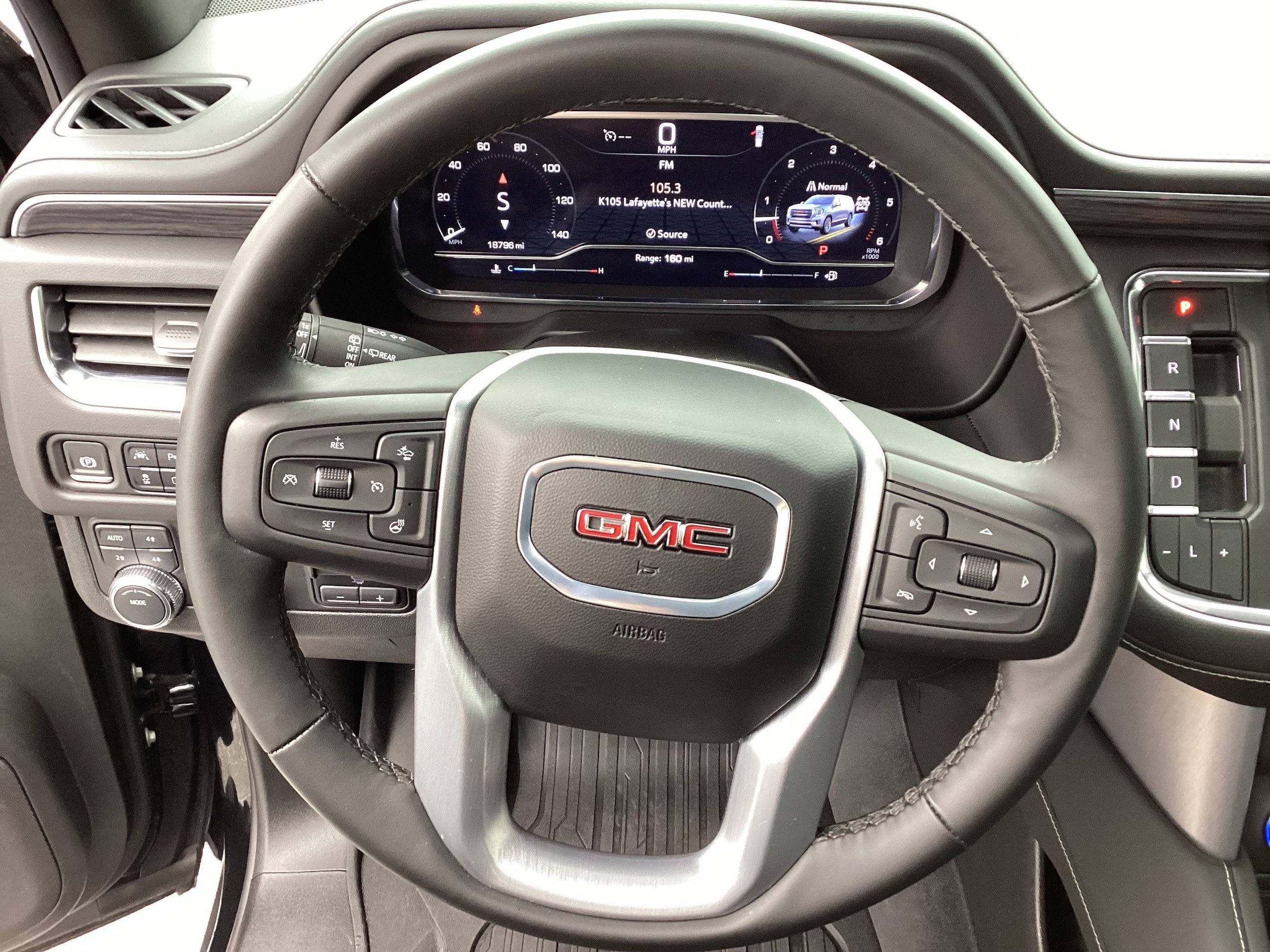 Used 2024 GMC Yukon XL SLT w/ SLT Premium Package AWD/4WD image 18