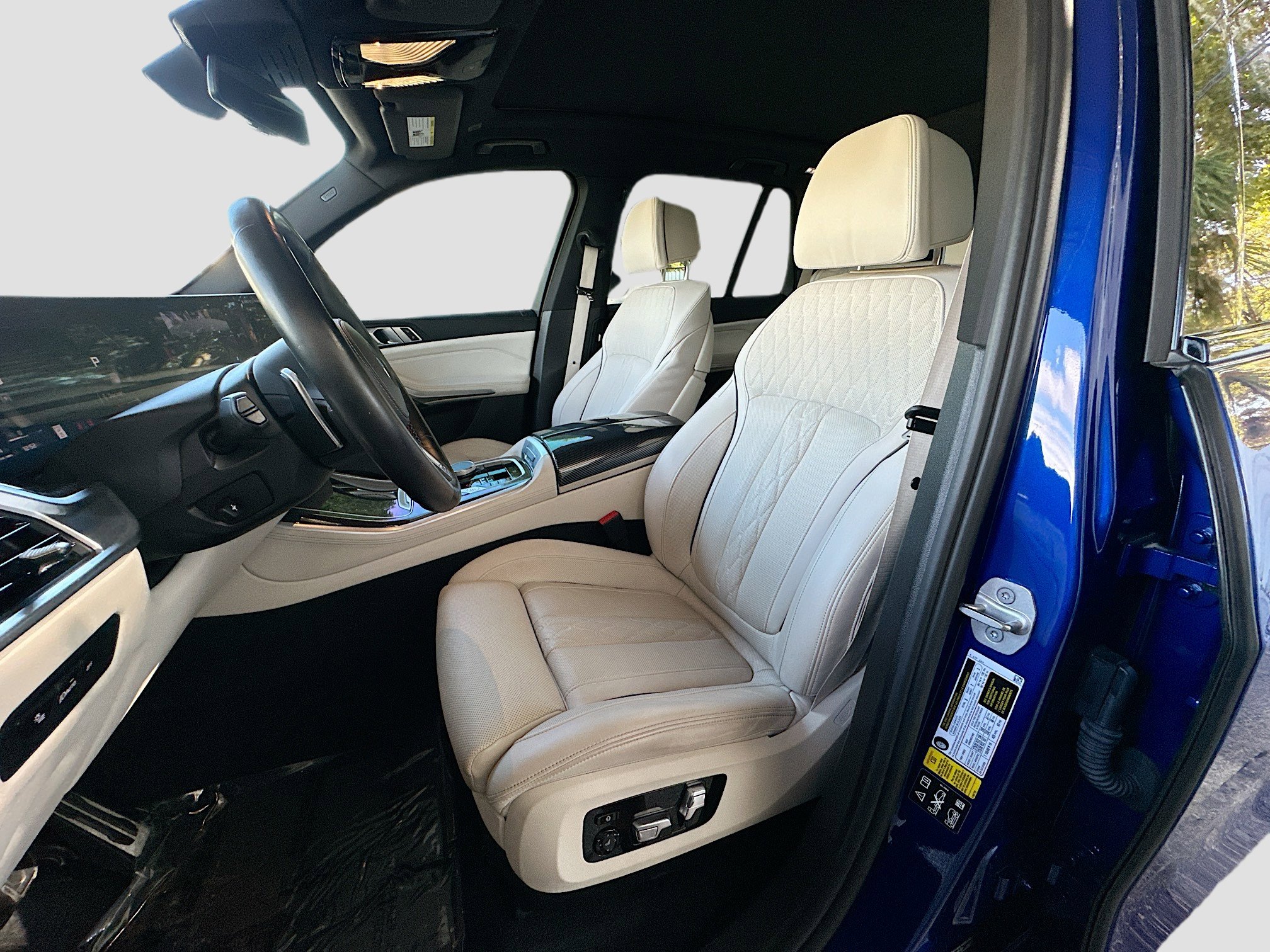 Certified 2024 BMW X5 M60i w/ Climate Comfort Package image 22