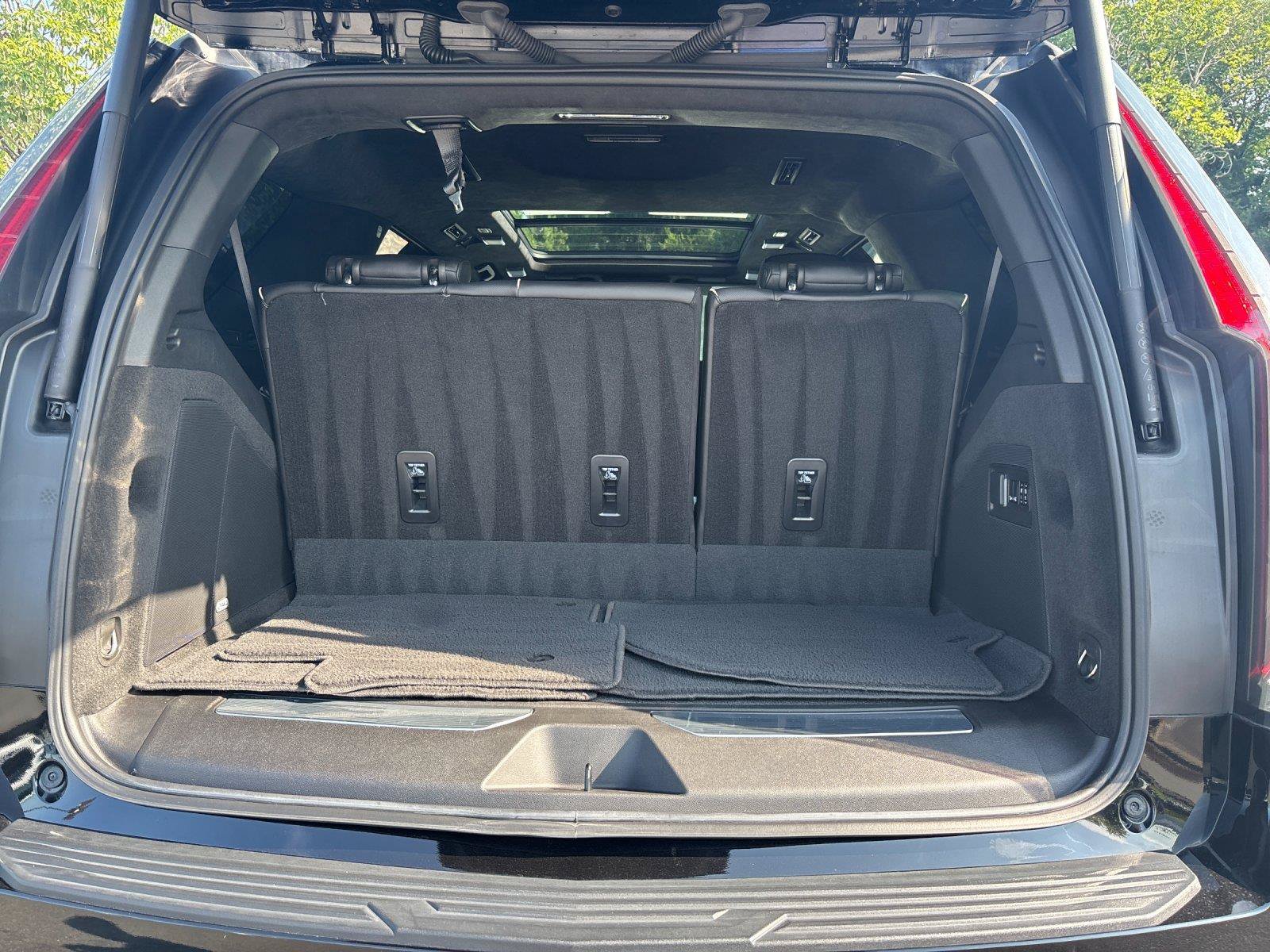 Used 2023 Cadillac Escalade V AWD/4WD image 36