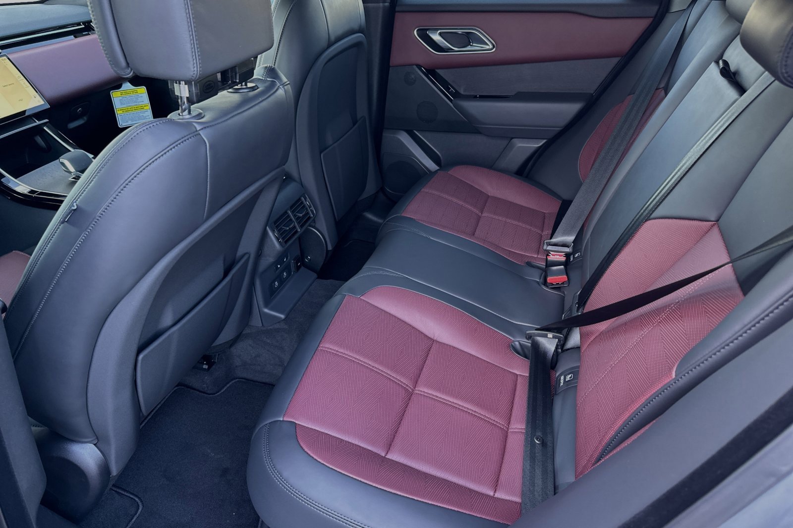 New 2024 Land Rover Range Rover Velar Dynamic HSE image 11