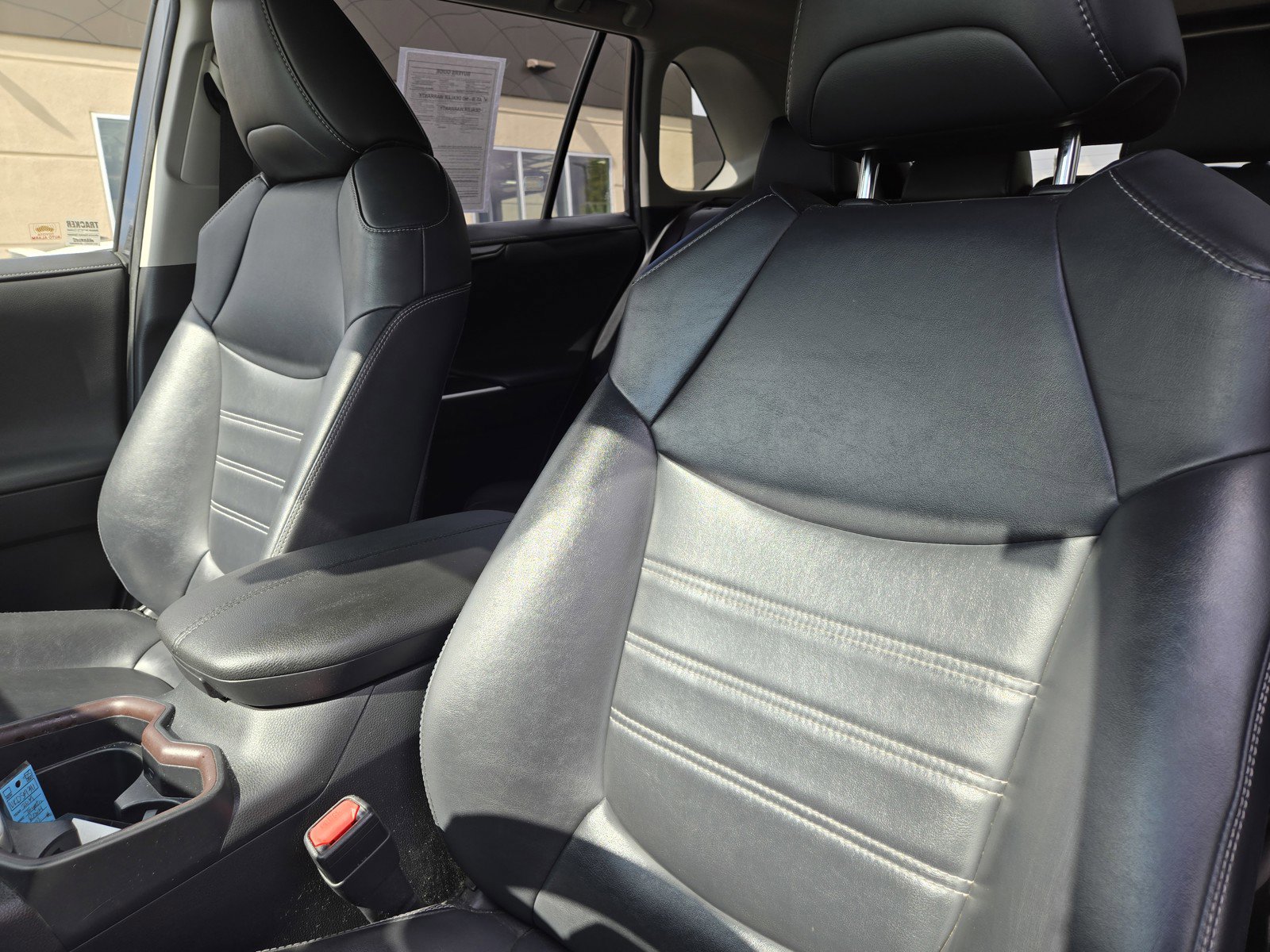 Used 2019 Toyota RAV4 Limited image 14