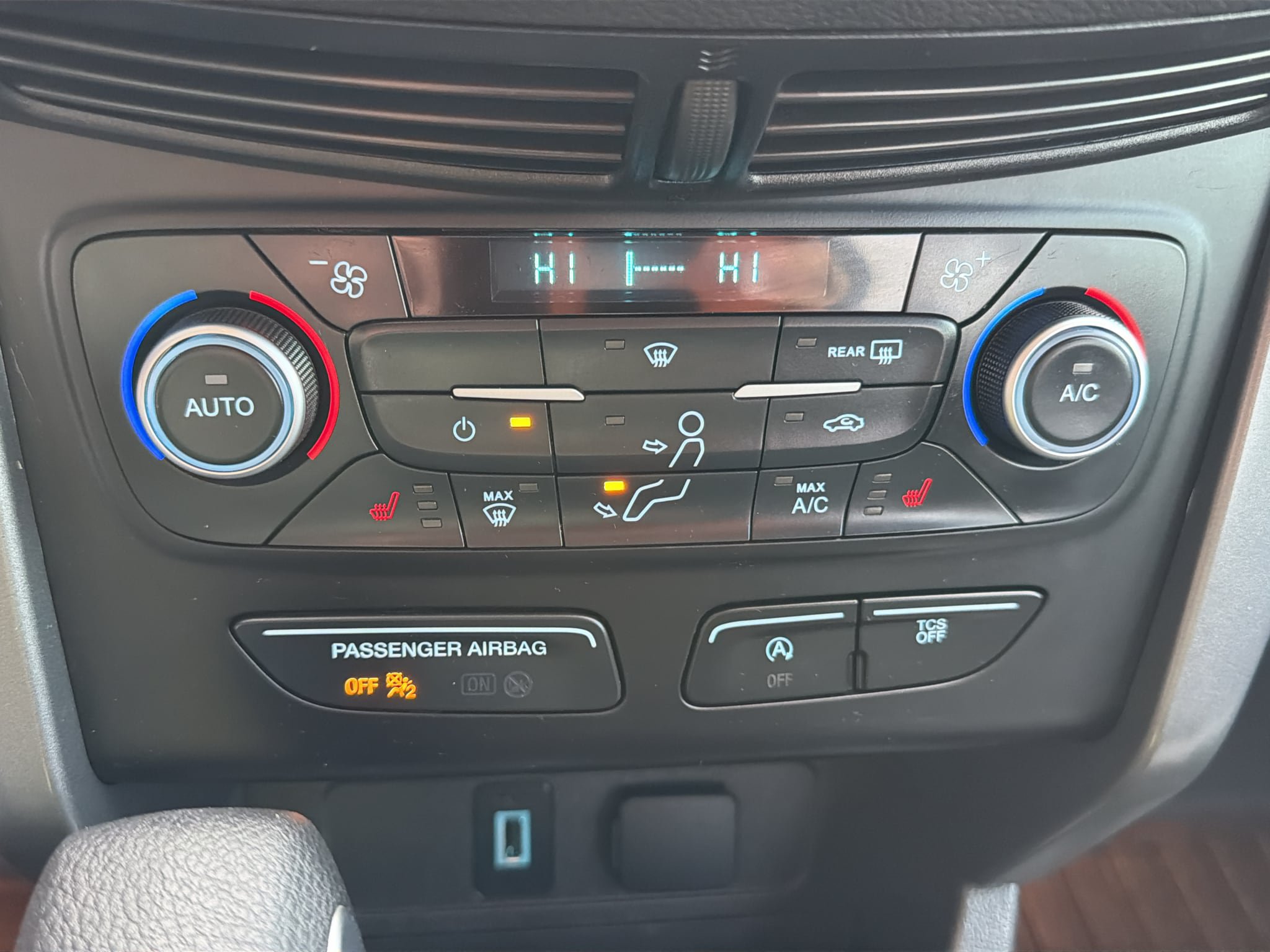 Used 2018 Ford Escape SE FWD image 28