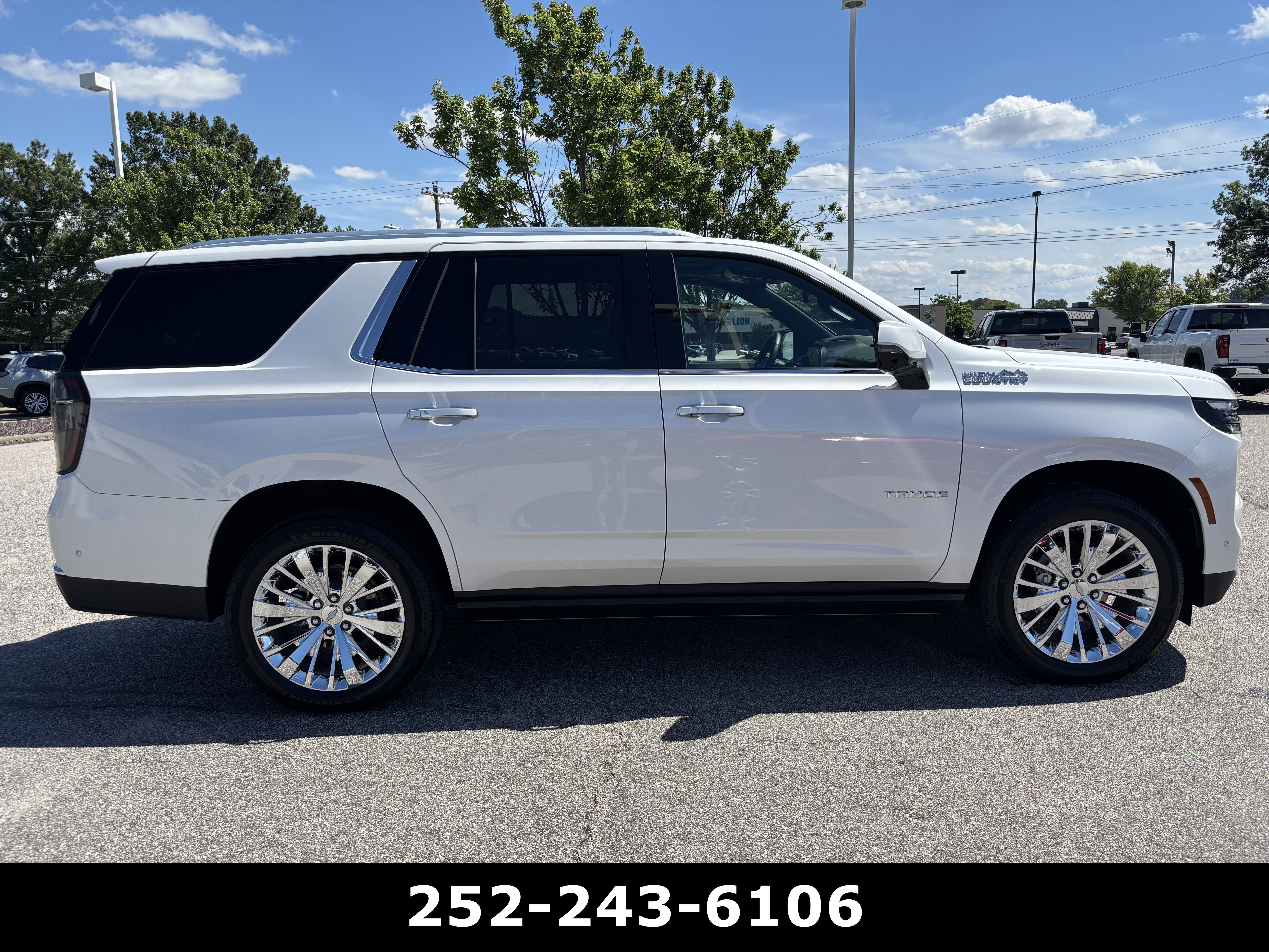 Used 2025 Chevrolet Tahoe High Country AWD/4WD image 13