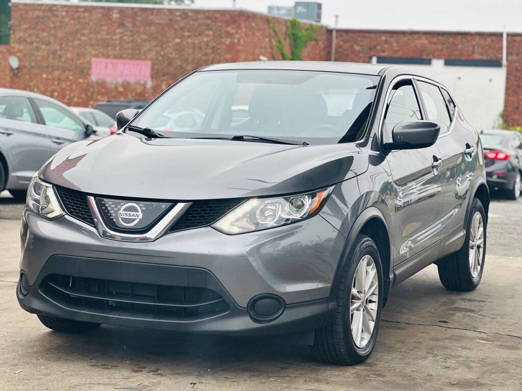 Used 2018 Nissan Rogue Sport S w/ S Appearance Package FWD image 3