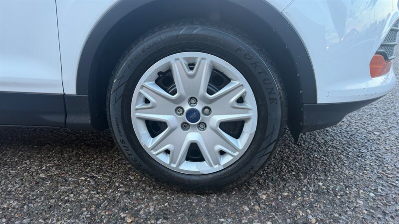 Used 2014 Ford Escape S FWD image 21