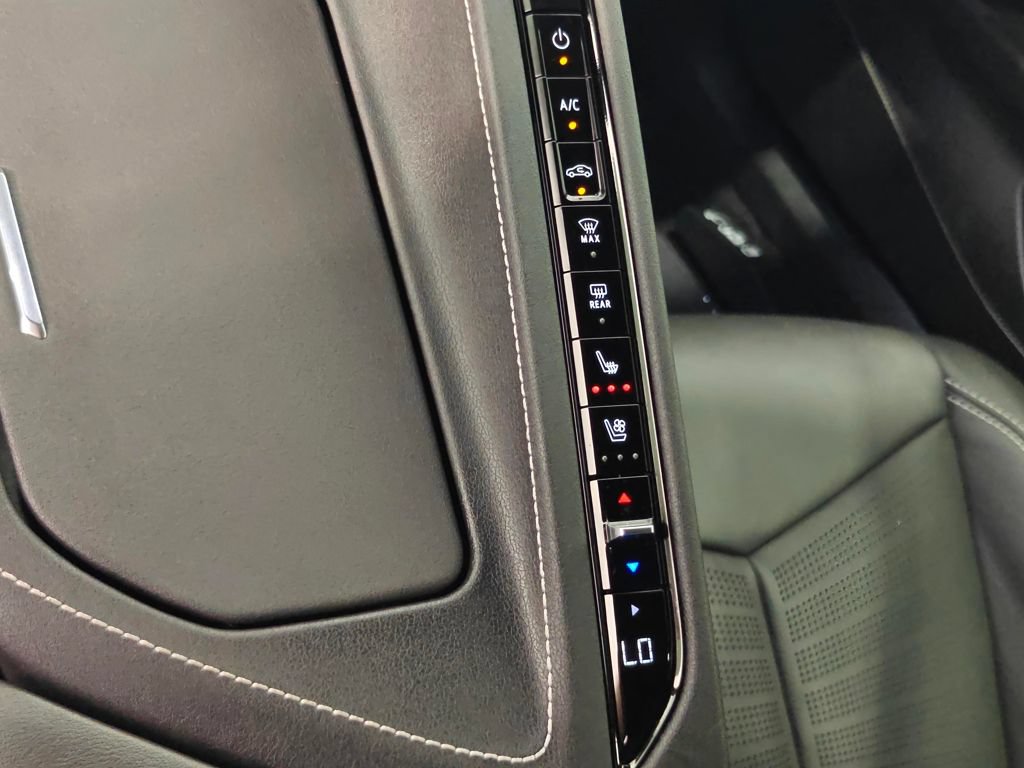 Used 2024 Chevrolet Corvette Stingray Preferred Cpe w/ Battery Protection Package RWD image 12