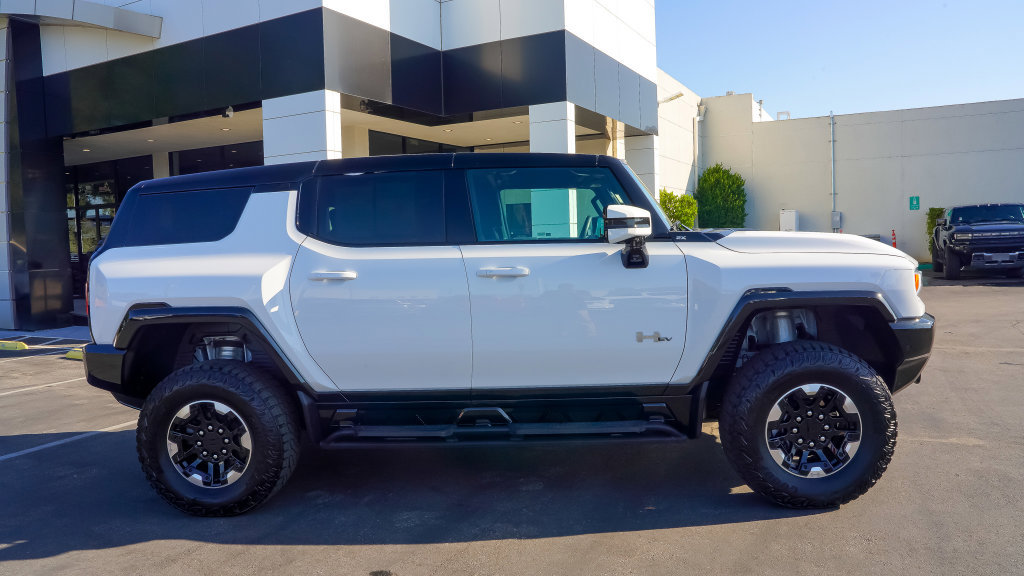 Used 2025 GMC Hummer EV 2X w/ Extreme Off-Road Package AWD/4WD image 10