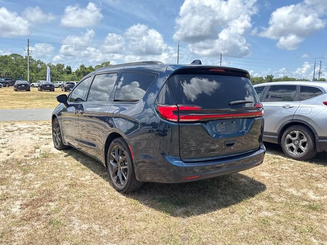 Used 2022 Chrysler Pacifica Touring-L w/ S Appearance Package FWD image 6