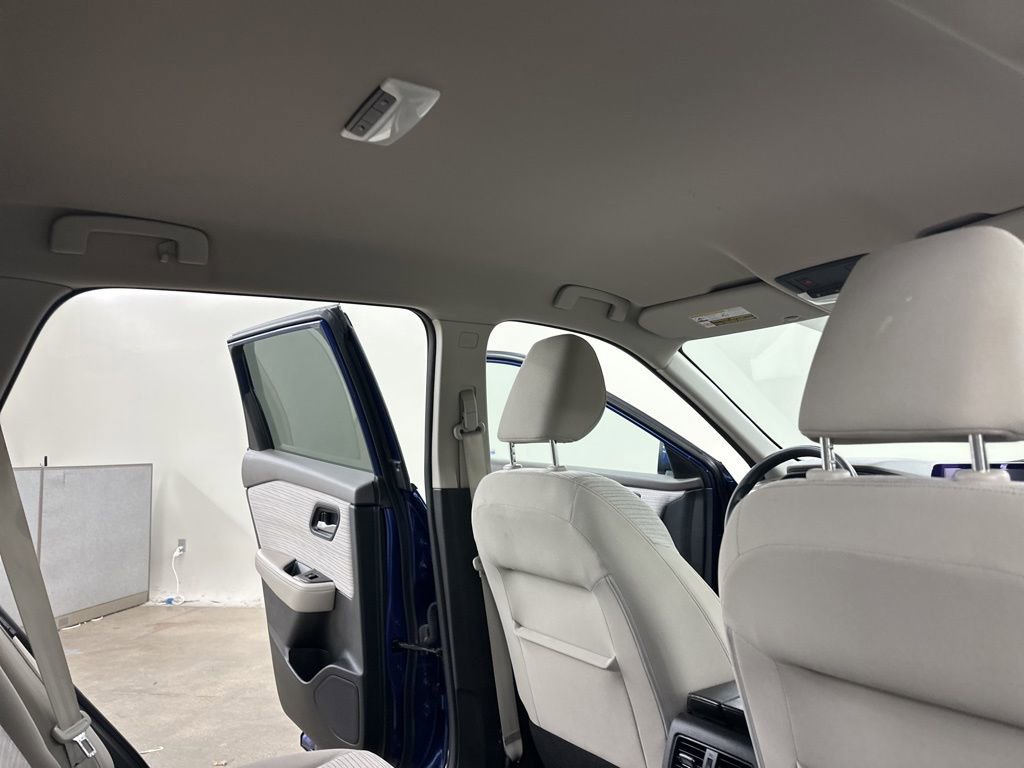 Used 2021 Nissan Rogue SV image 21