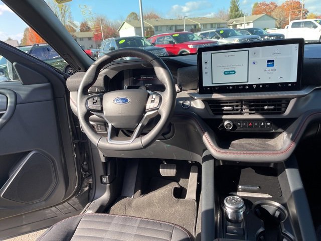 Used 2025 Ford Explorer ST-Line w/ ST-Line Street Pack image 9