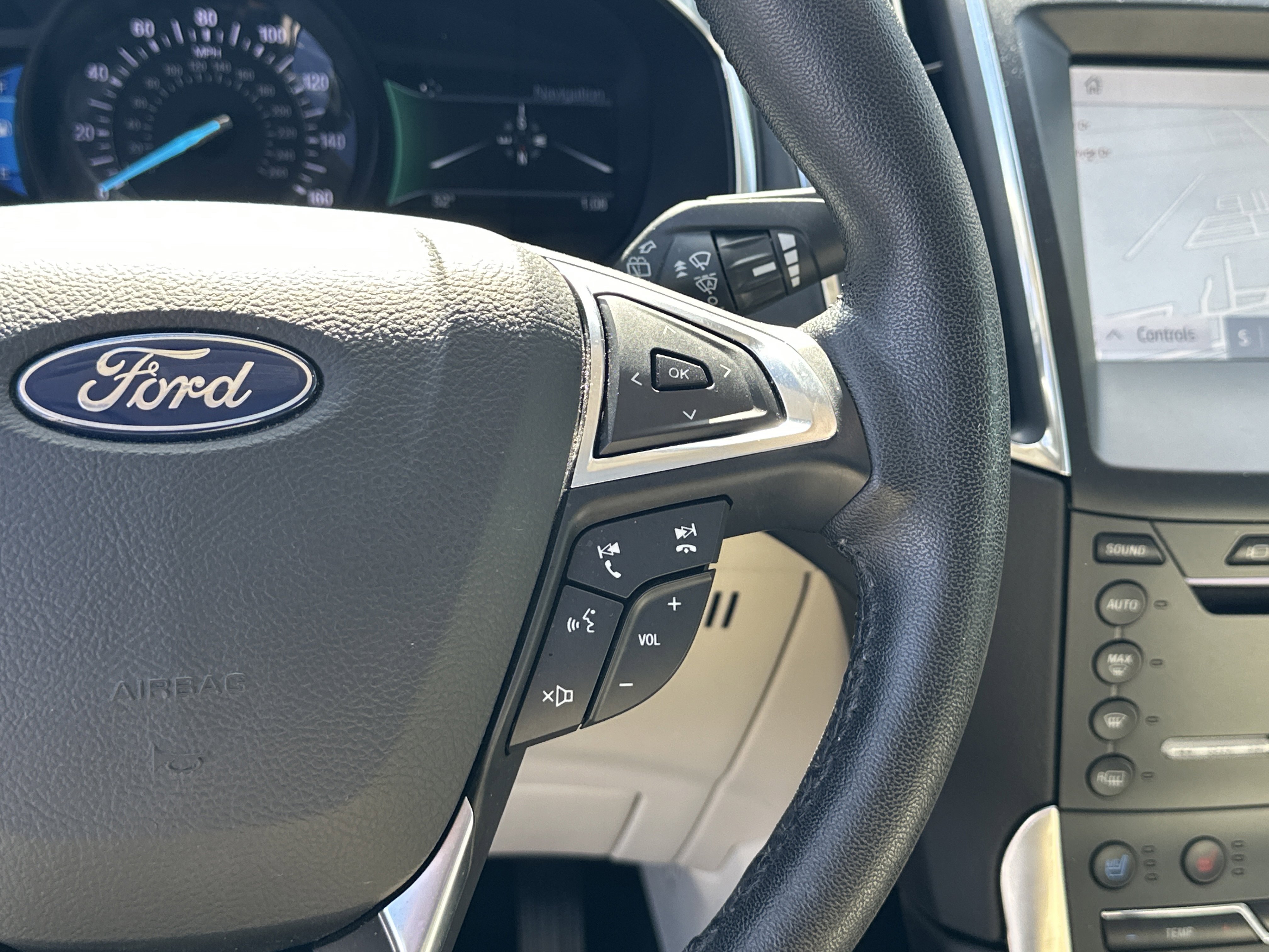 Used 2019 Ford Edge Titanium w/ Equipment Group 301A image 27