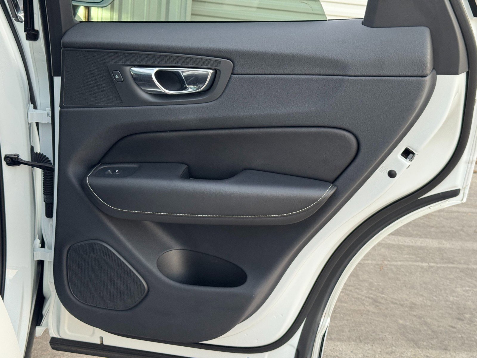 Used 2019 Volvo XC60 T5 R-Design w/ Protection Package image 43