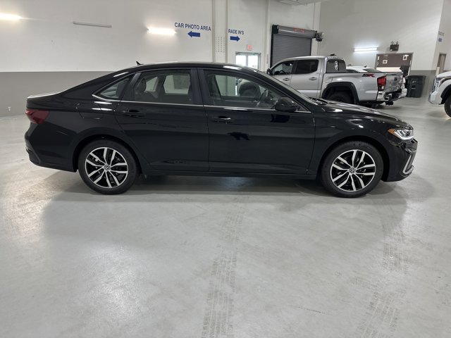 New 2026 Volkswagen Jetta SE image 10