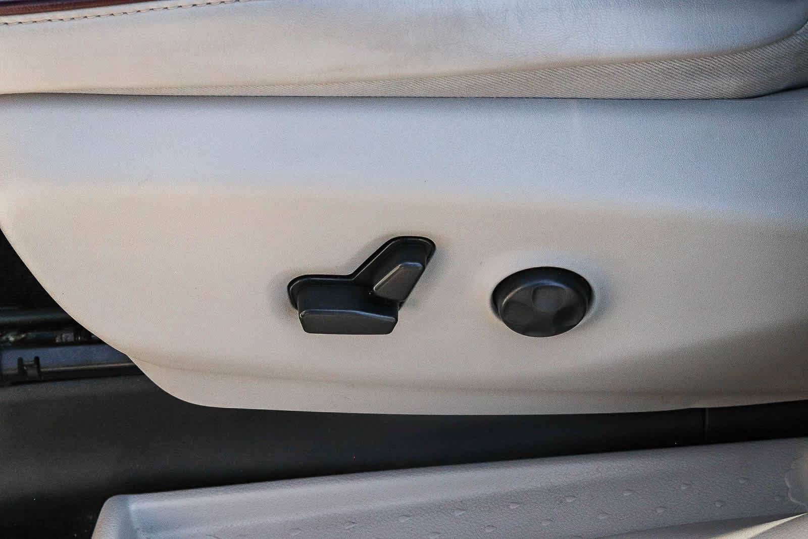 Used 2019 Chrysler Pacifica Limited FWD image 29