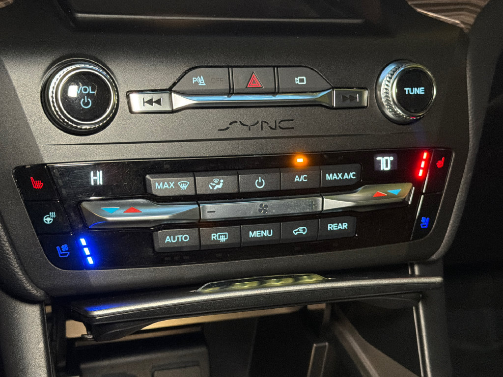 Used 2020 Ford Explorer Limited AWD/4WD image 34