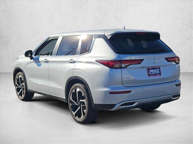 Used 2024 Mitsubishi Outlander SE Black Edition image 5