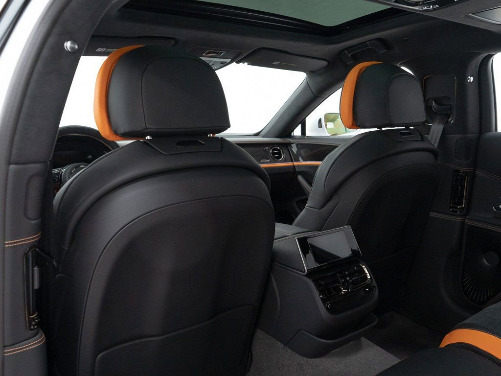 Used 2025 Bentley Flying Spur Plug-In Hybrid image 23