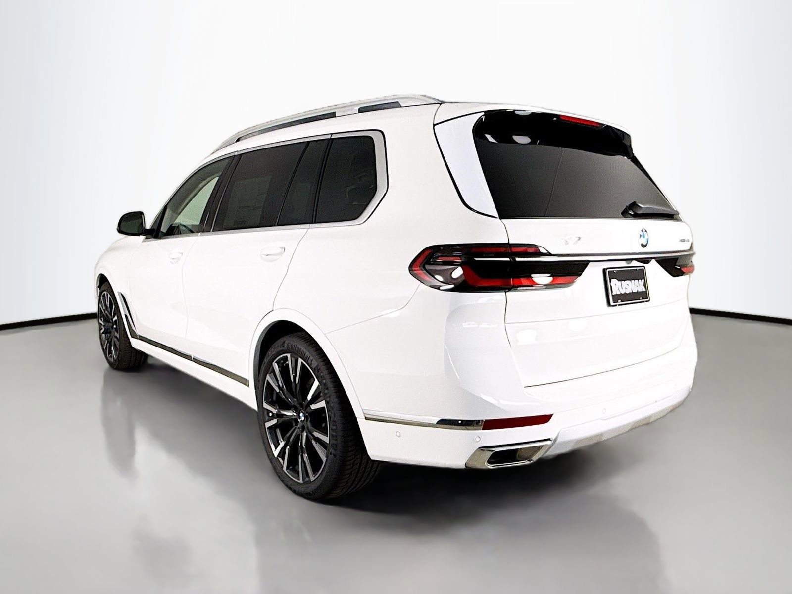 Used 2026 BMW X7 xDrive40i w/ Premium Package image 5