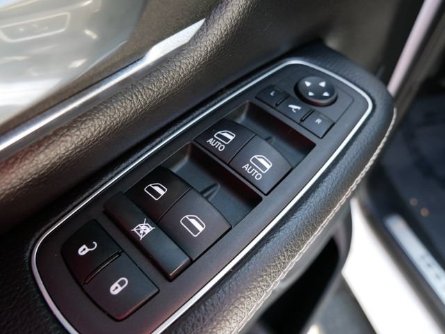 Used 2022 RAM 1500 Laramie AWD/4WD image 17