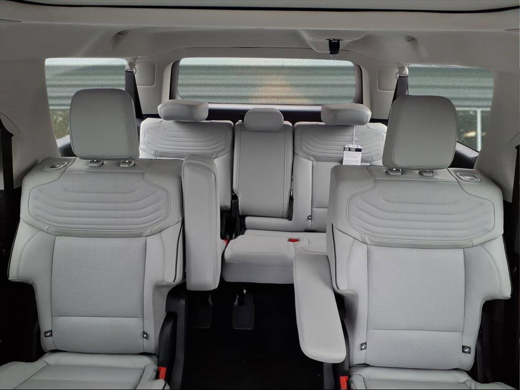 New 2025 Ford Expedition Max Platinum w/ Platinum Ultimate Package image 12