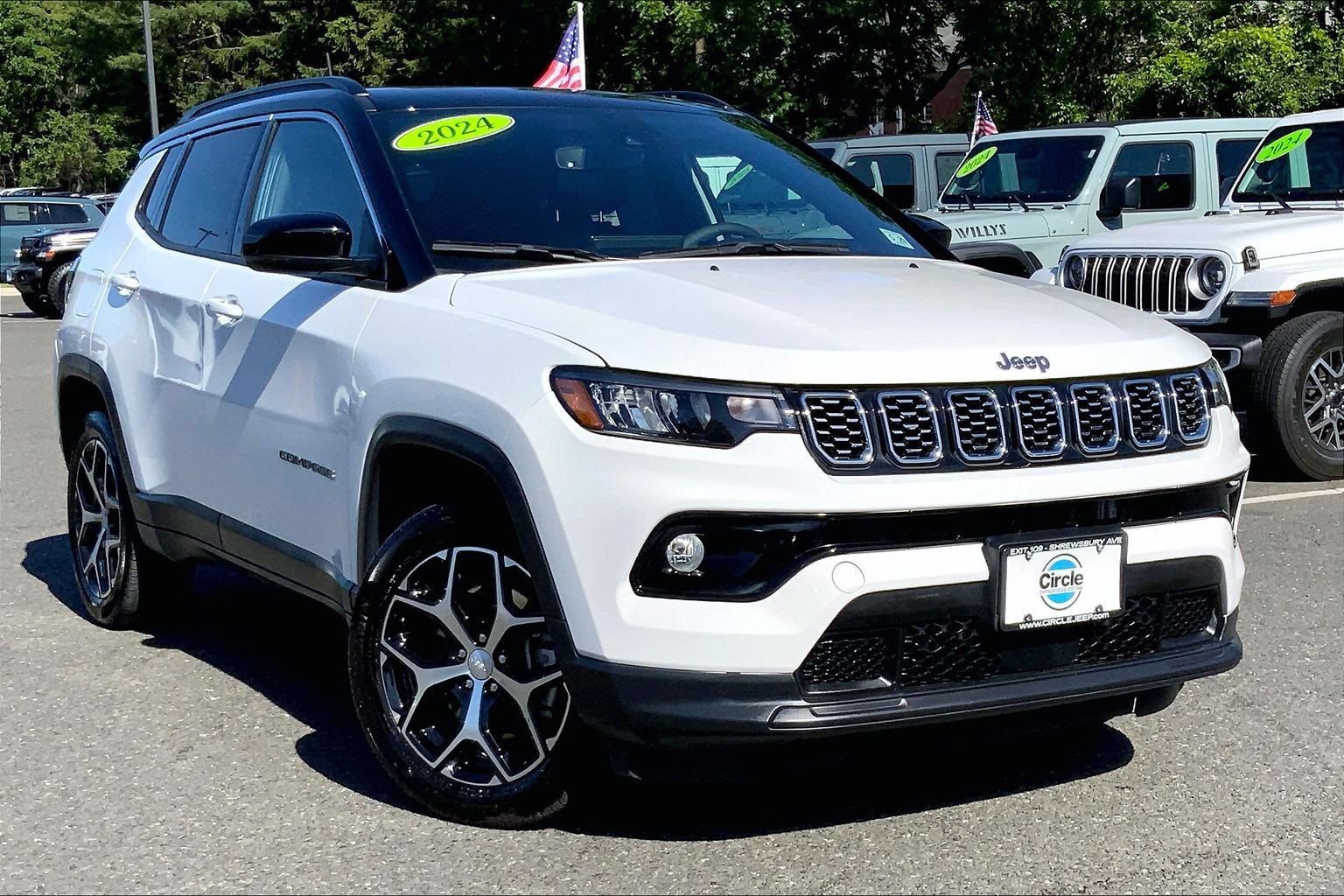 Certified 2024 Jeep Compass Limited w/ Sun and Sound Group AWD/4WD image 2