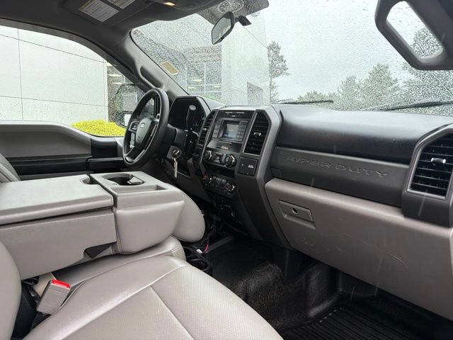 Used 2019 Ford F550 4x4 Regular Cab Super Duty w/ XL Value Package image 9
