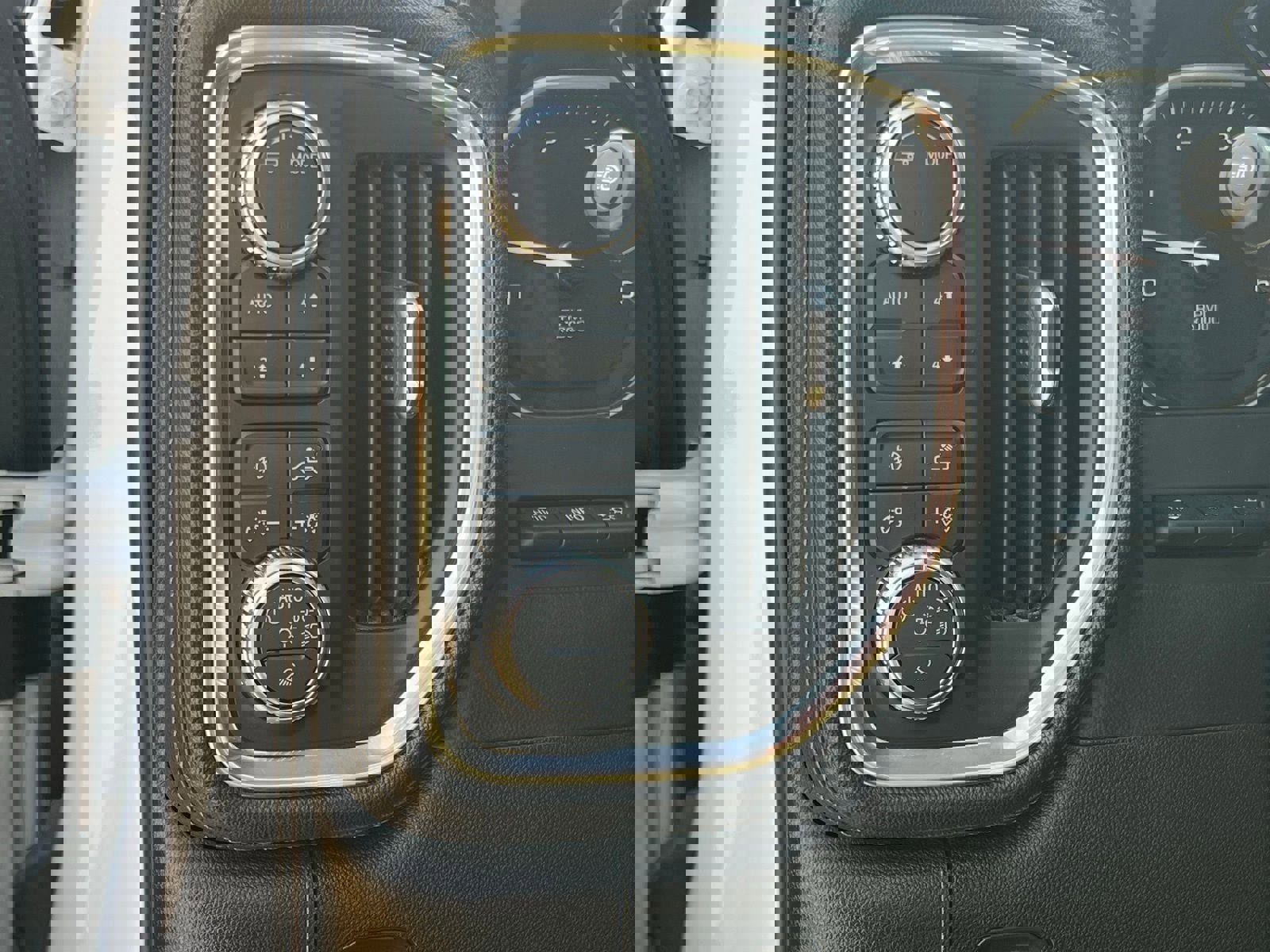 Used 2020 GMC Sierra 2500 Denali w/ Denali Ultimate Package image 28