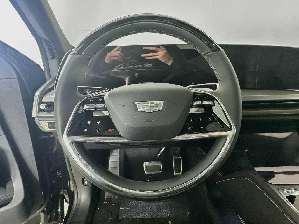 New 2027 Cadillac Vistiq Sport w/ LPO, Floor Liner Package AWD/4WD image 11
