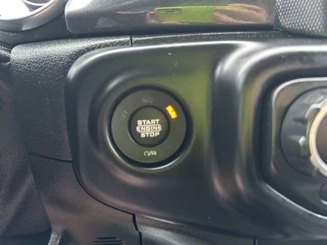 Used 2021 Jeep Wrangler Unlimited Sahara image 28