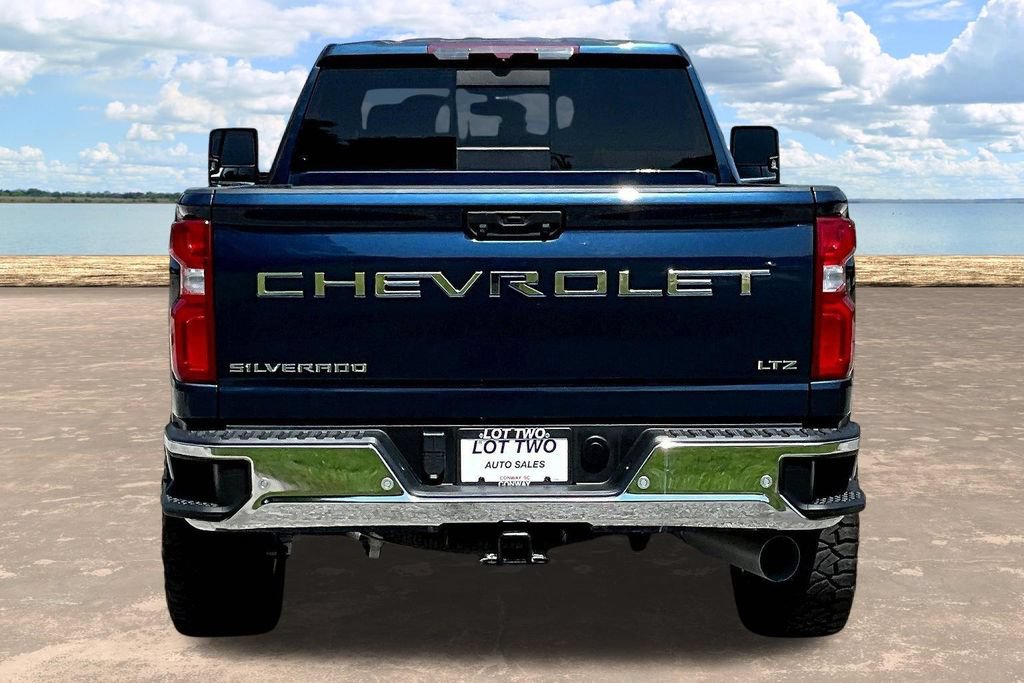Used 2023 Chevrolet Silverado 3500 LTZ AWD/4WD image 7