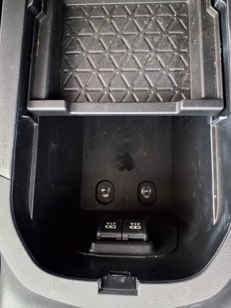 Used 2020 Toyota RAV4 Limited FWD image 34