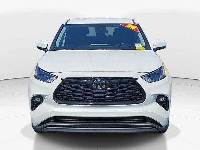 Used 2024 Toyota Highlander LE FWD image 10
