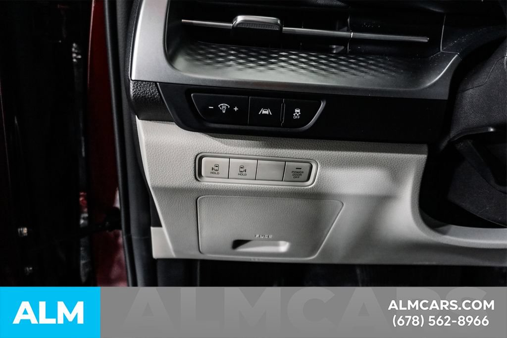Used 2024 Kia Carnival LX FWD image 29