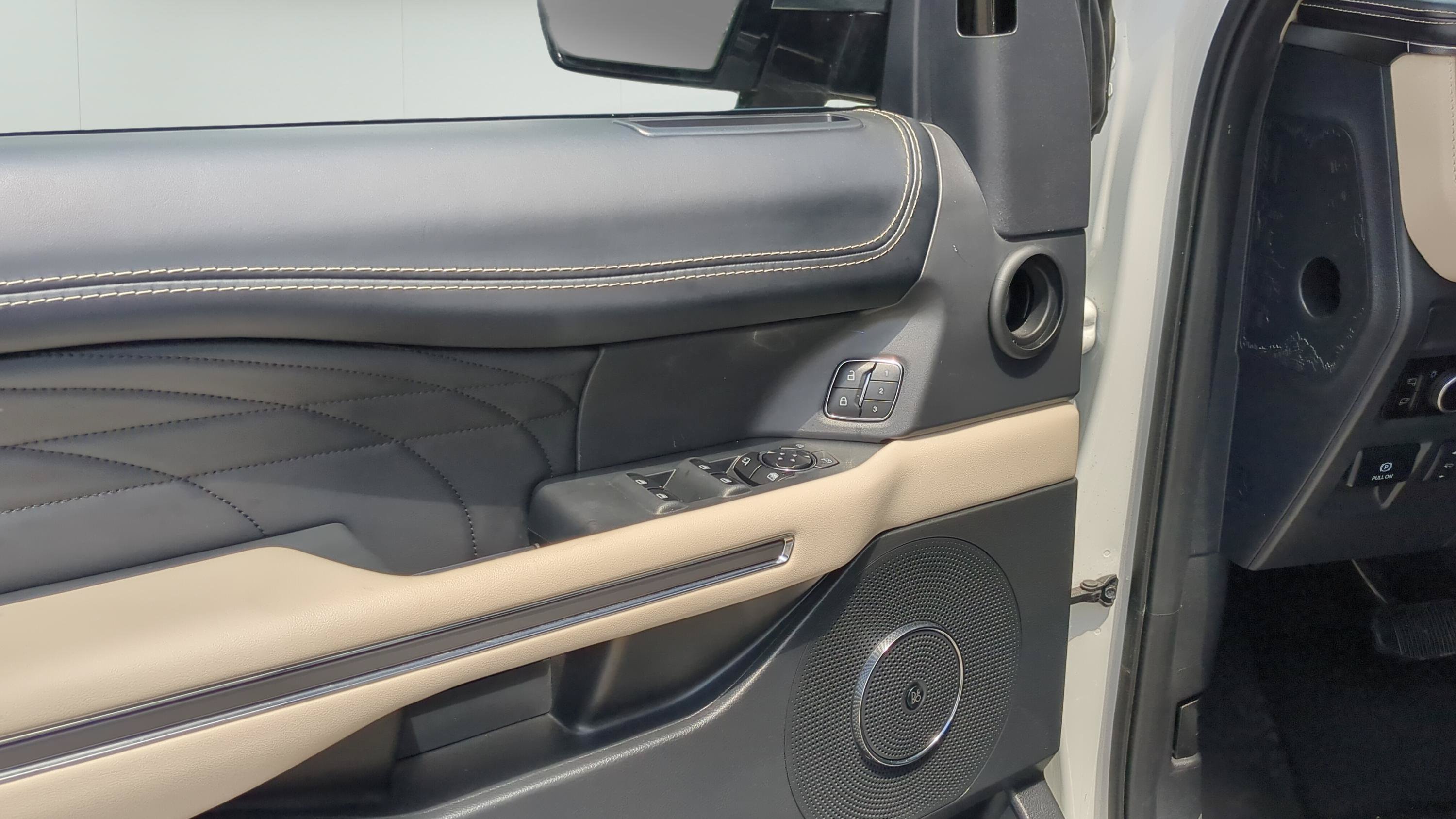 Used 2023 Ford Expedition Max Platinum AWD/4WD image 11
