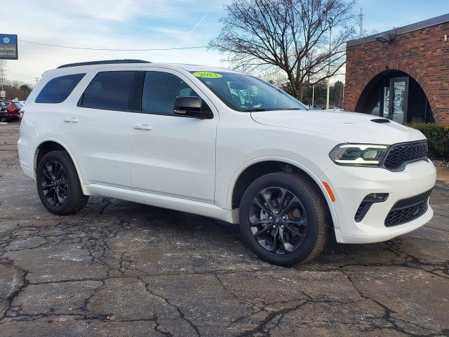 Used 2023 Dodge Durango GT image 2